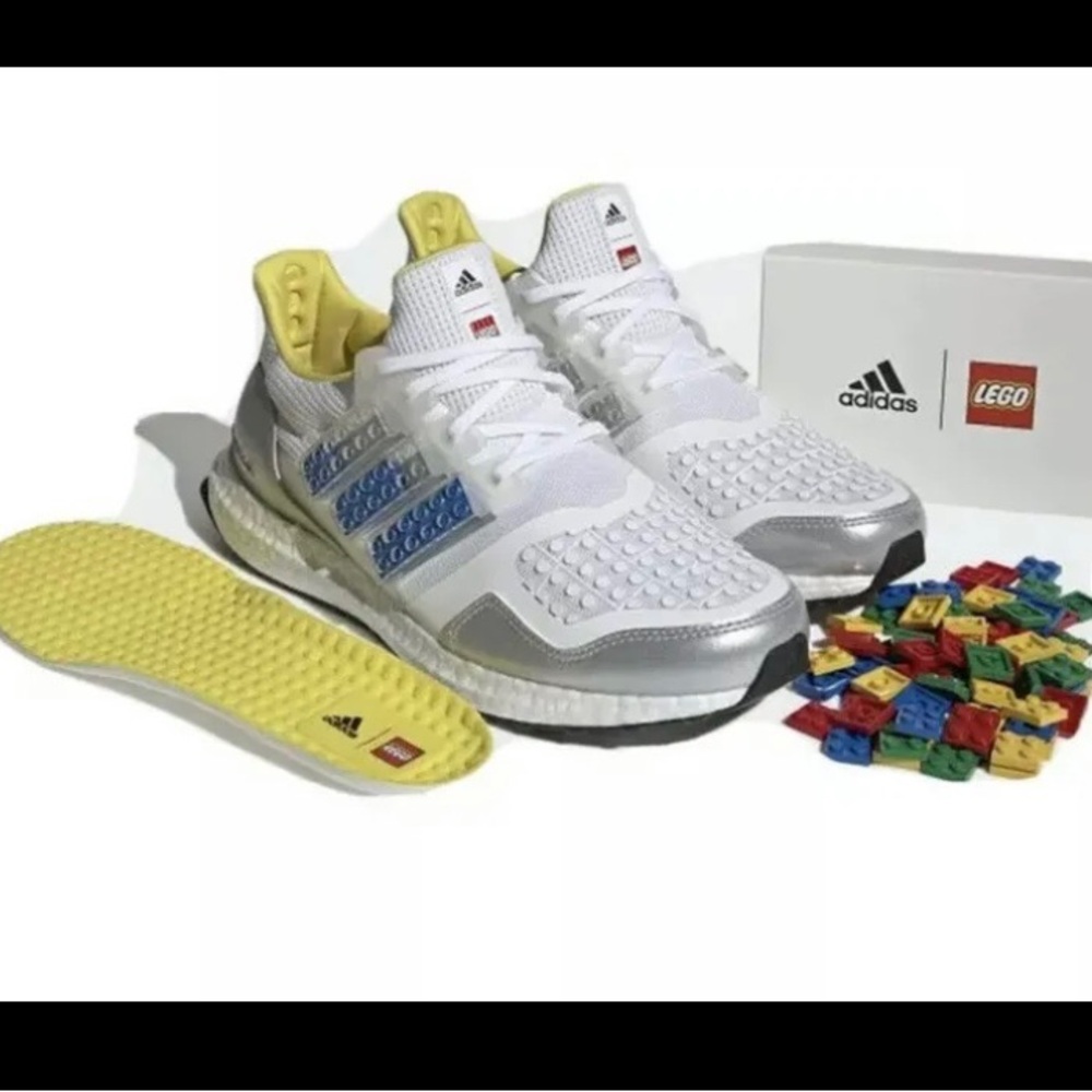 ADIDAS ULTRABOOST DNA x LEGO PLATES SIZE 10.5